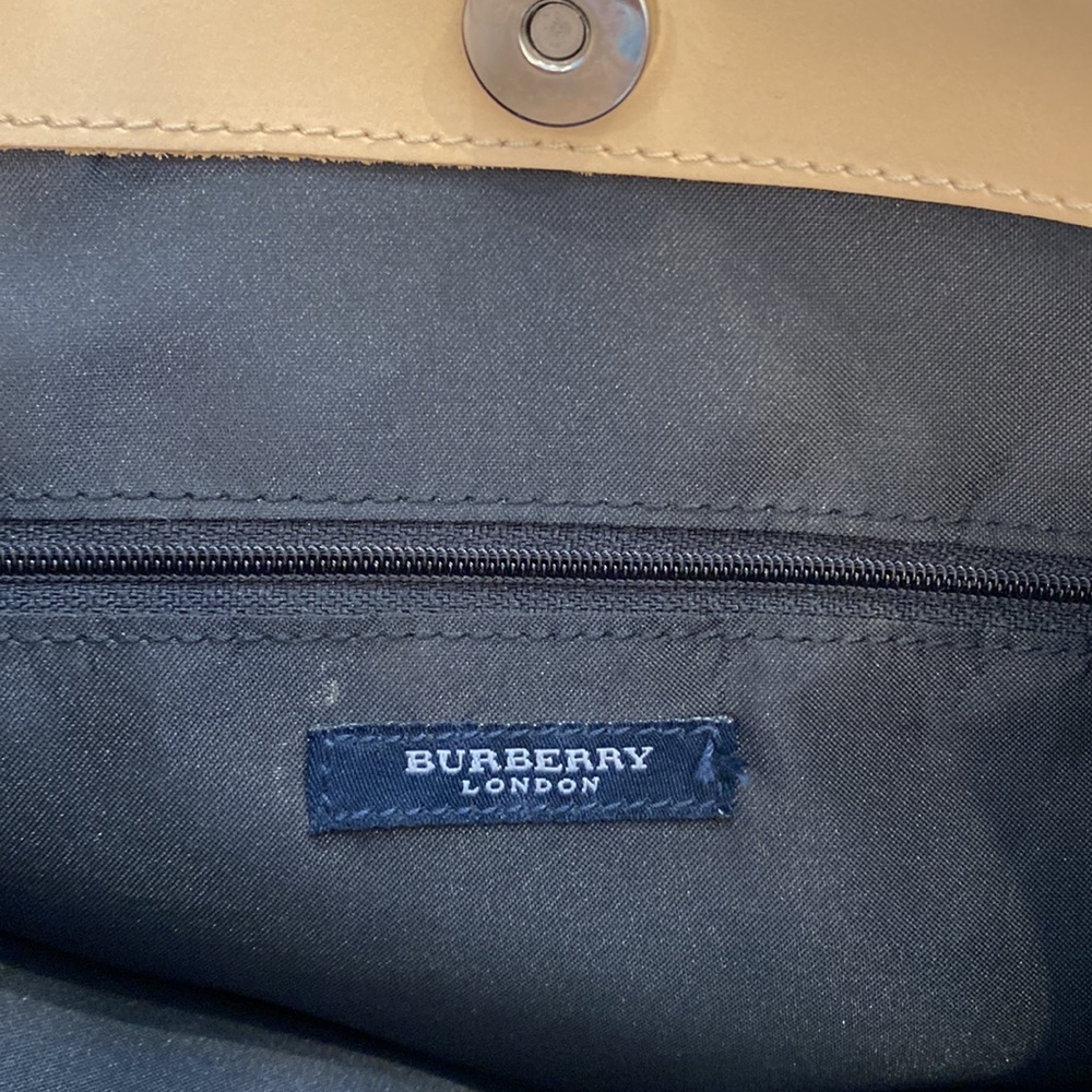 Burberry handbag tote - Picture 13 of 16